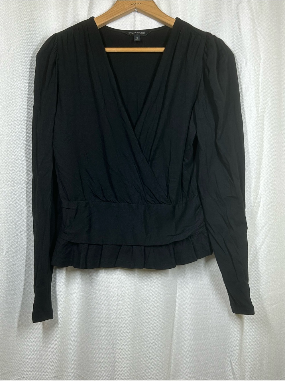 Banana Republic Wrap Long Sleeve Black Size Small V-neck Womens